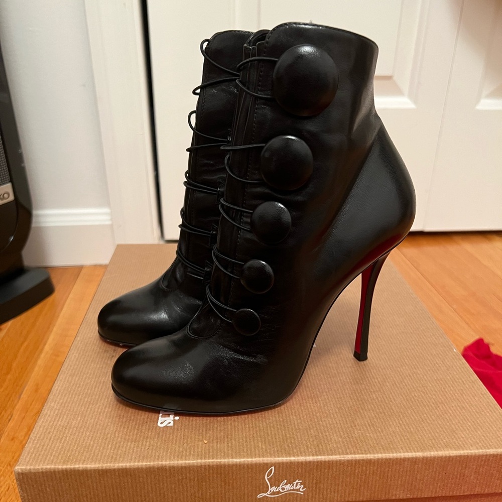 Christian Louboutin booton 100 nappa shiny leather booties